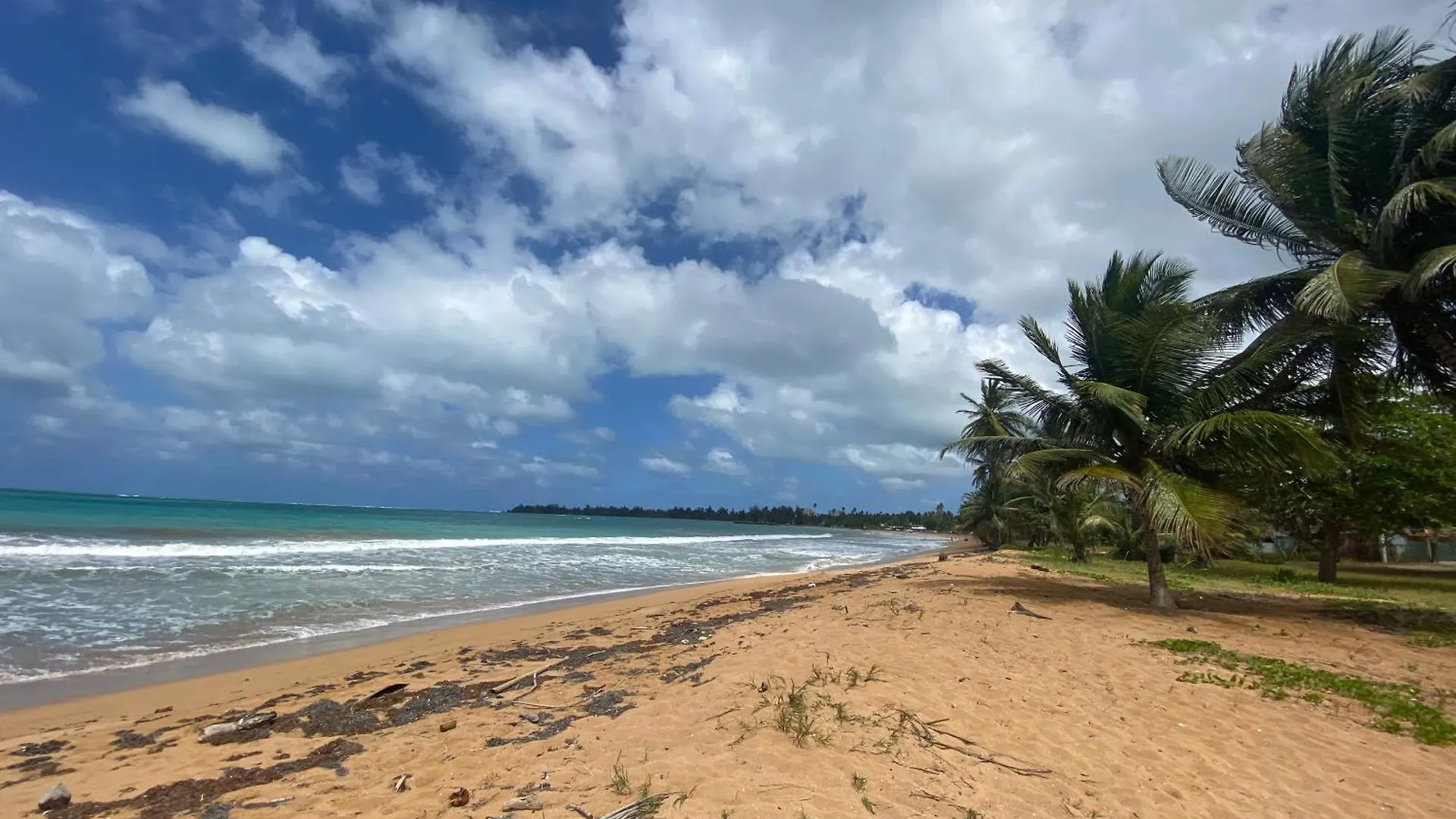 Modern Beach Retreat: 1-Bed Apt At Villa Iris Luquillo 0*,  Puerto Rico